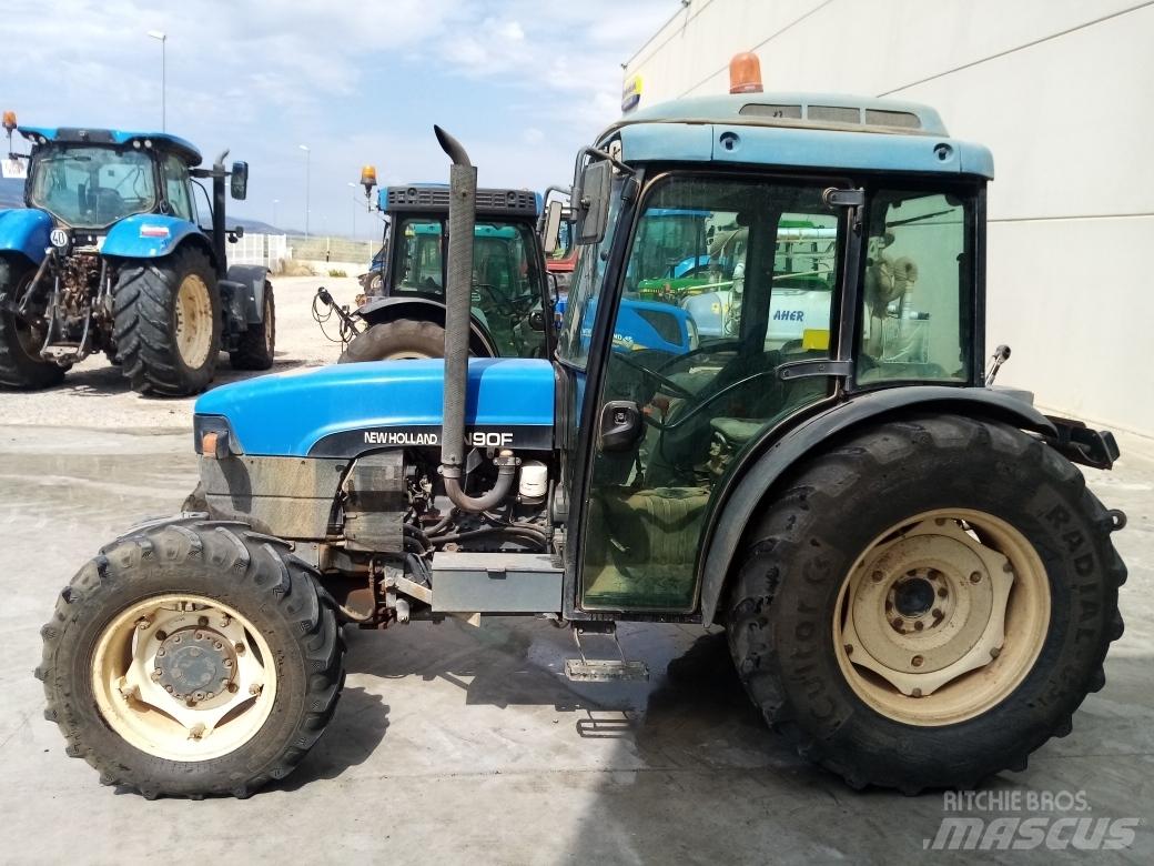 New Holland TN 90 F Traktorer