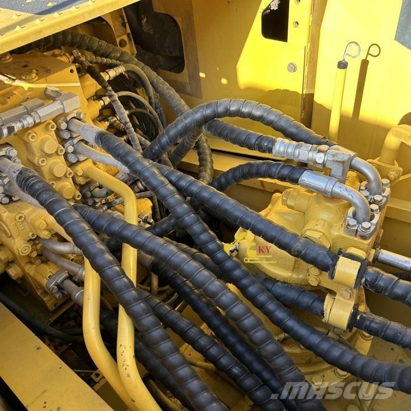 Komatsu PC 200-8 Bandgrävare