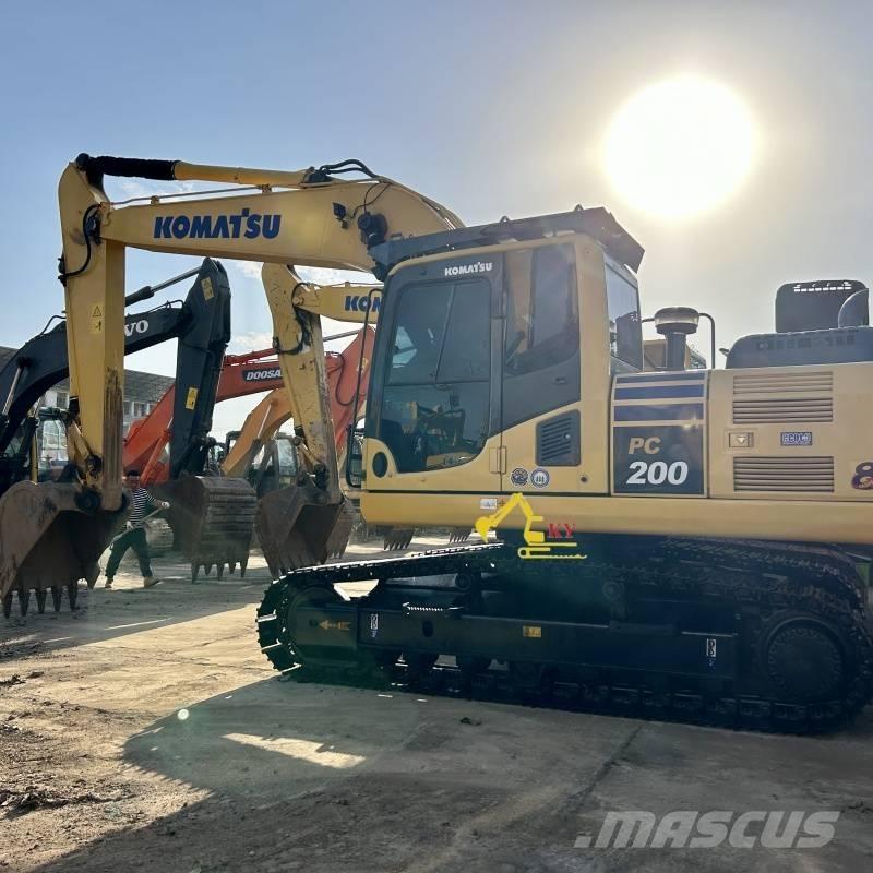 Komatsu PC 200-8 Bandgrävare