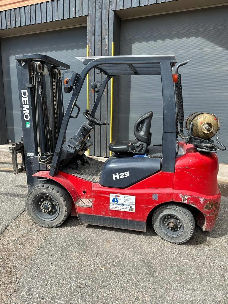  DEMO DM-H 25 VGT Gasolmotviktstruckar