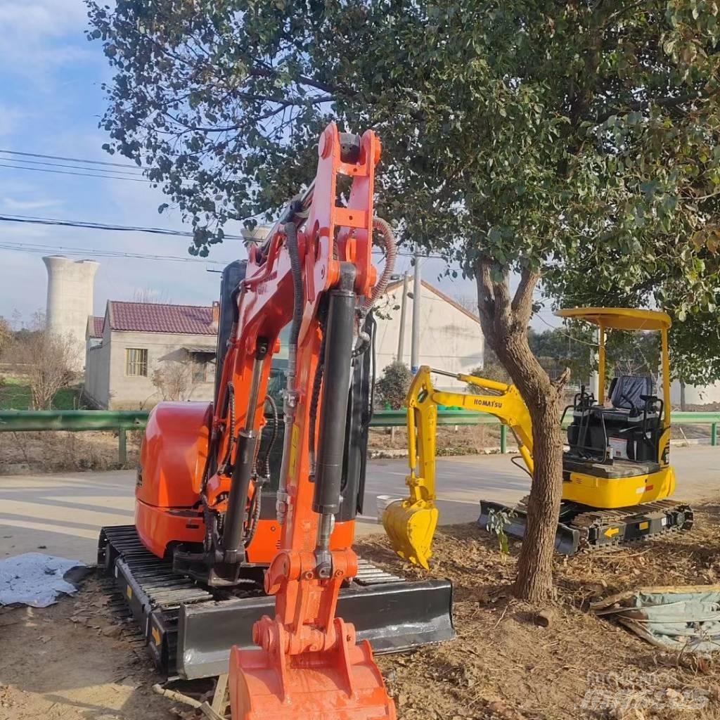Kubota U 30 Minigrävare < 7t