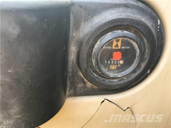 CAT 325 C Bandgrävare