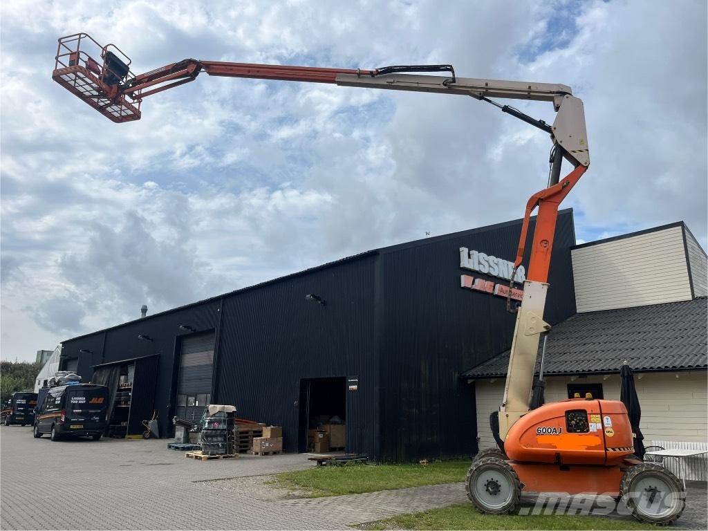 JLG 600 AJ Bomliftar
