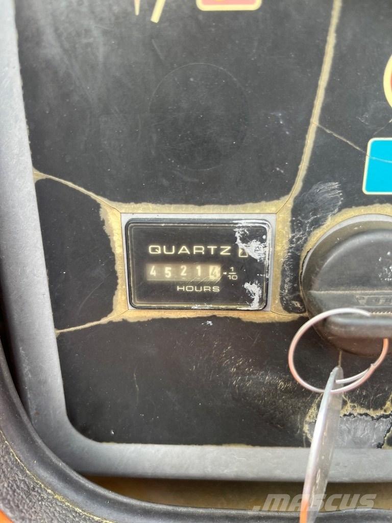 JLG 600 AJ Bomliftar