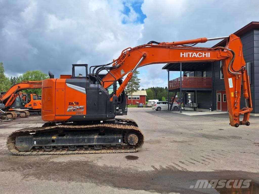 Hitachi ZX225USLC-7 Bandgrävare