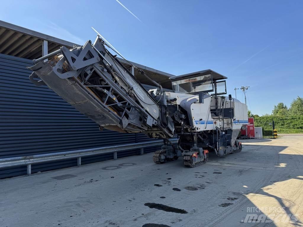 Wirtgen W 210 Asfaltskallfräsmaskiner