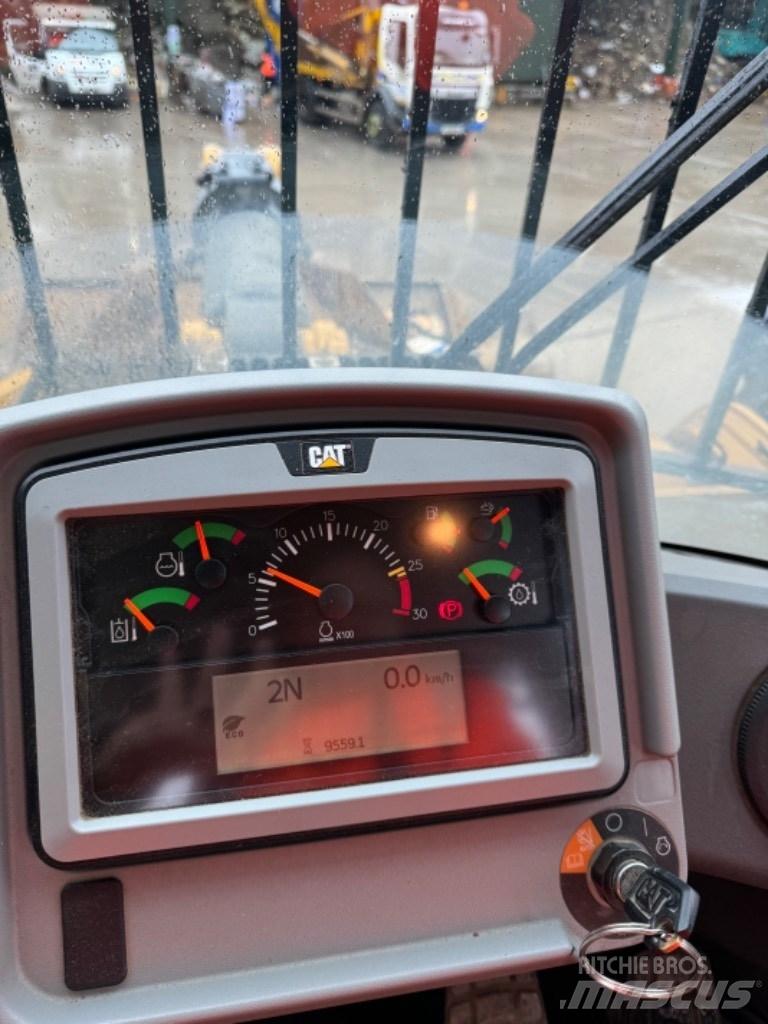 CAT 966 M Hjullastare