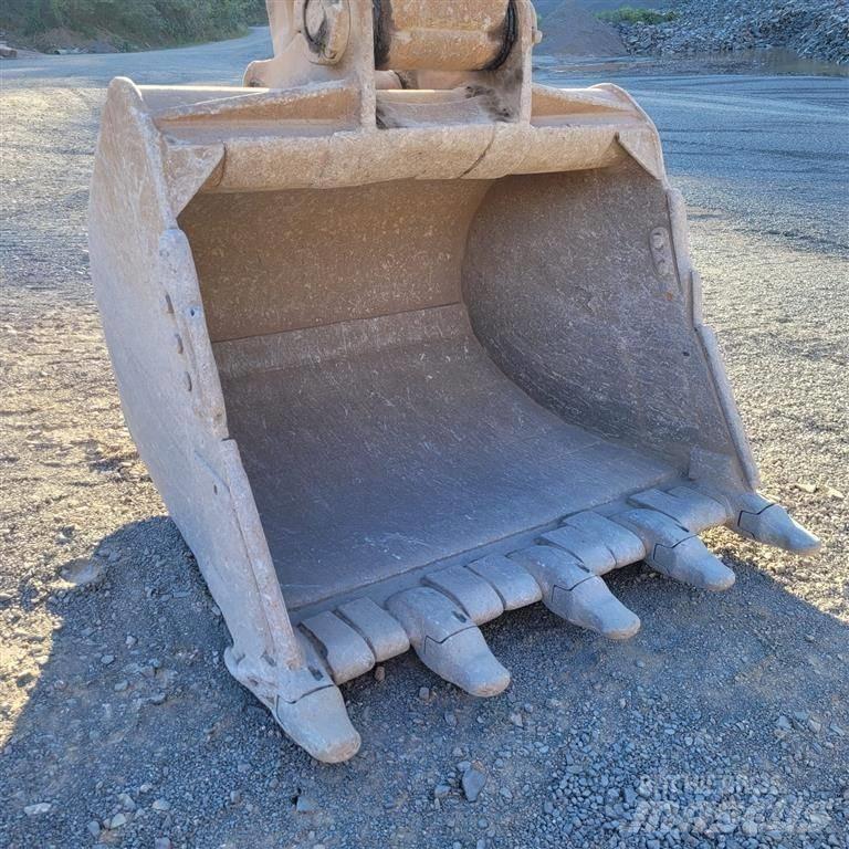 Volvo EC240BLC Bandgrävare