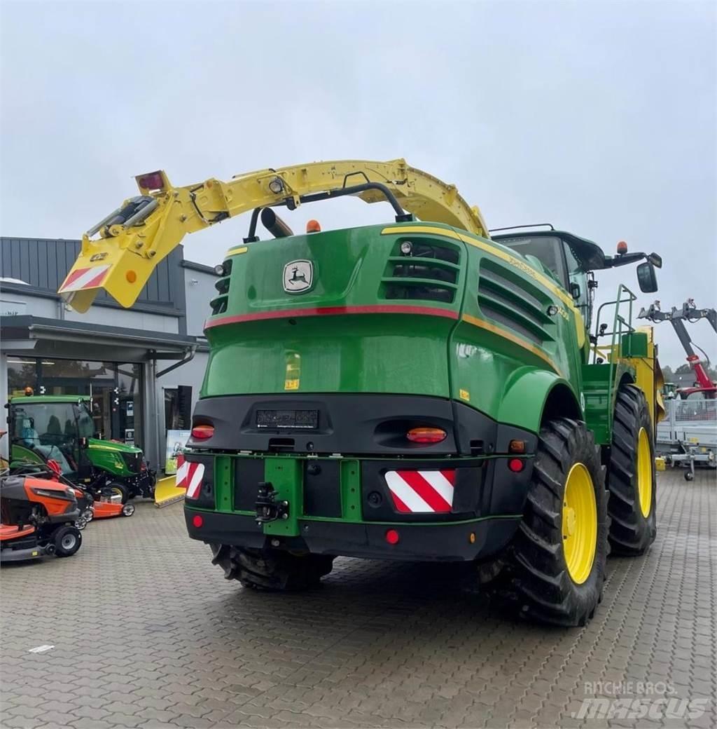 John Deere 8400 i Självgående fälthackar