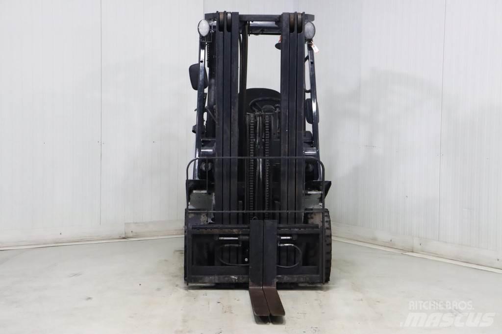 Nissan U1D2A20LQ Gasolmotviktstruckar