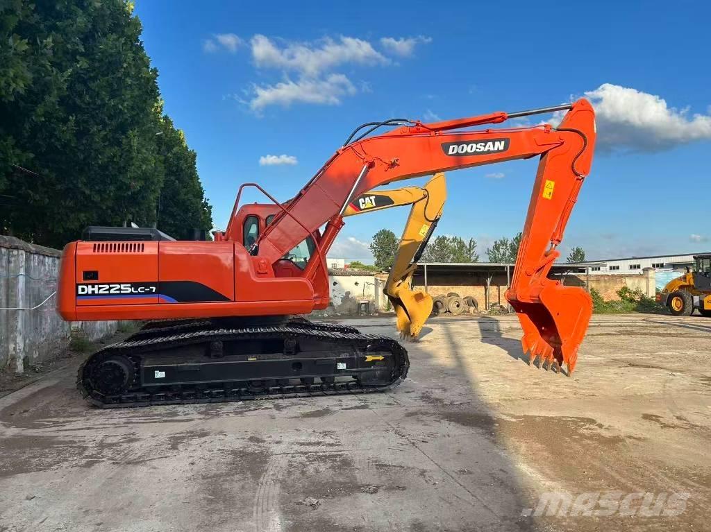Doosan DH 225 LC-7 Bandgrävare