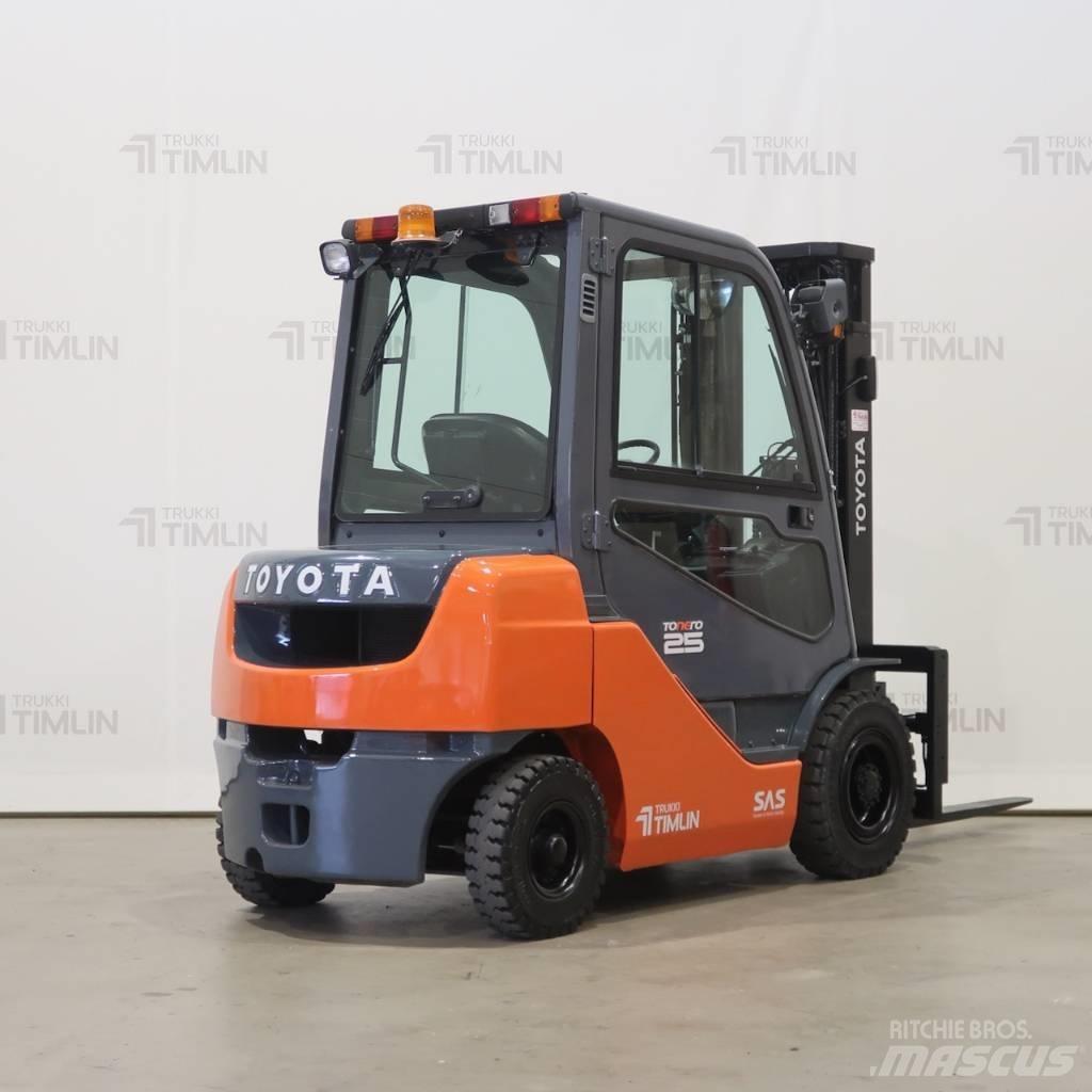 Toyota 52-8FDF25 Dieselmotviktstruckar