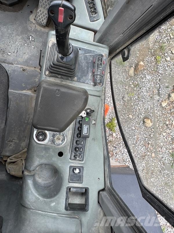 Hitachi LX 290 E Hjullastare