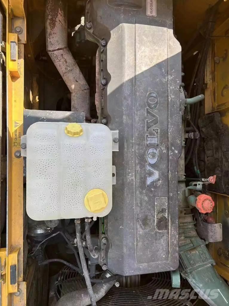 Volvo EC480D Bandgrävare