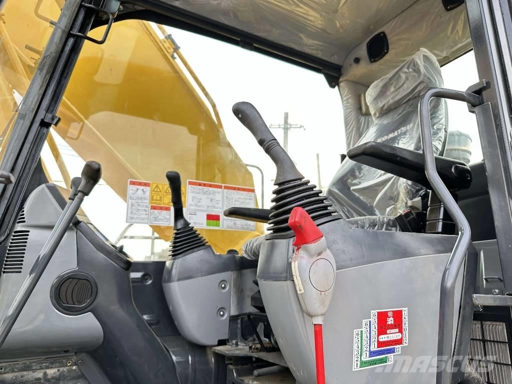 Komatsu PC 200-8 Bandgrävare
