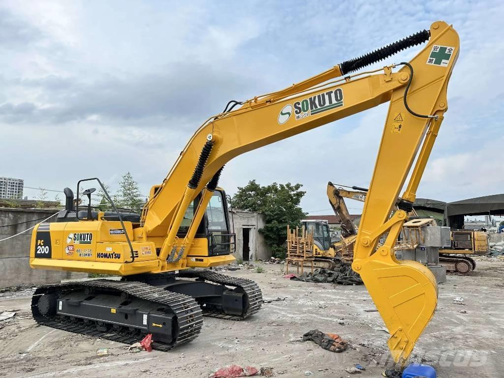 Komatsu PC 200-8 Bandgrävare