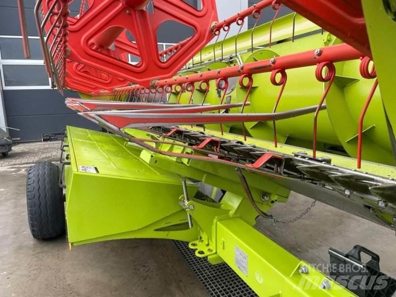 CLAAS Tucano 450 Skördetröskor