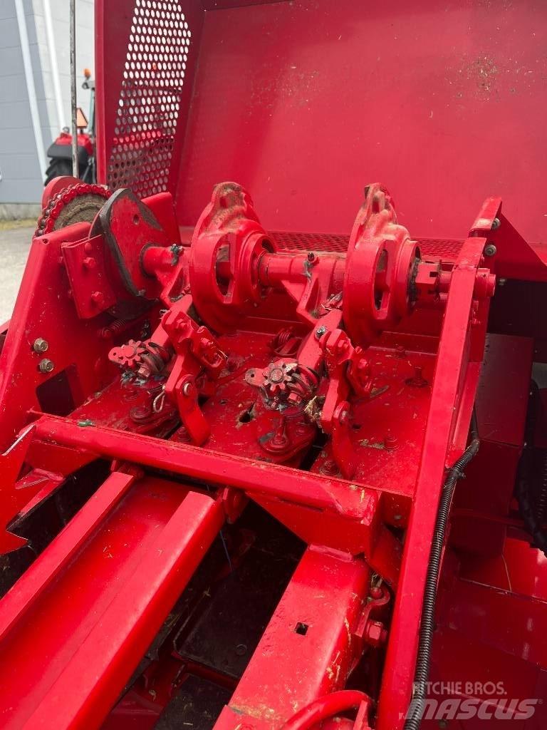 Massey Ferguson 1839 Fyrkantspressar