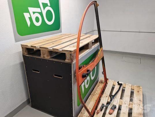 JLG 307 door Hytter och interiör