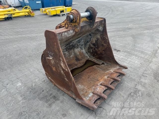 CAT M 320 BUCKET Grävutrustning
