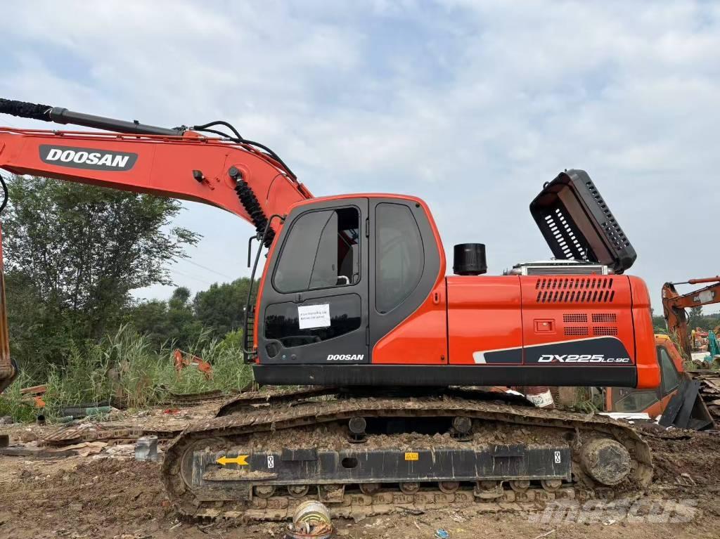 Doosan DX225LC-9C Bandgrävare