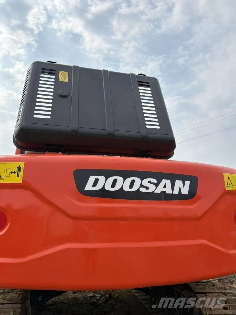 Doosan DX225LC-9C Bandgrävare