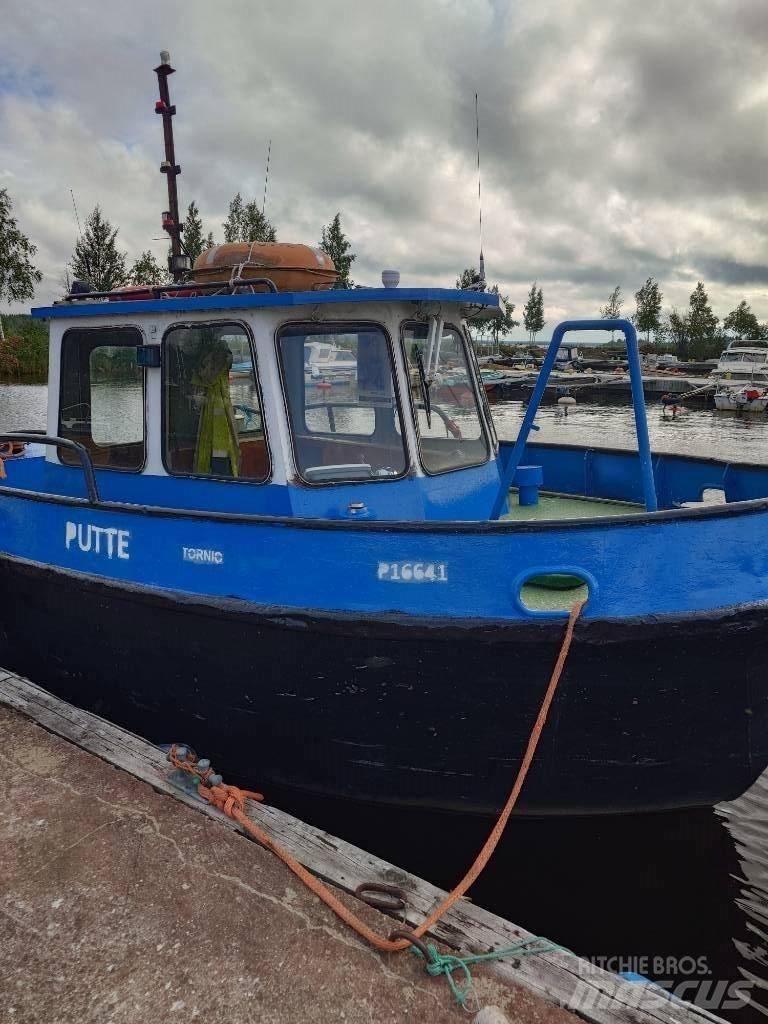  Hinaaja Putte Arbetsbåtar, pråmar och pontoner