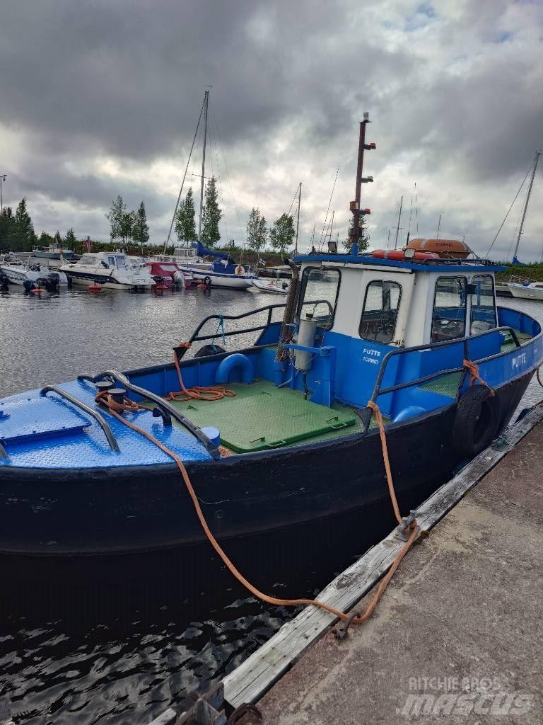  Hinaaja Putte Arbetsbåtar, pråmar och pontoner
