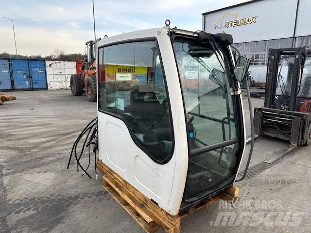 Liebherr R 317 CAB Hytter och interiör
