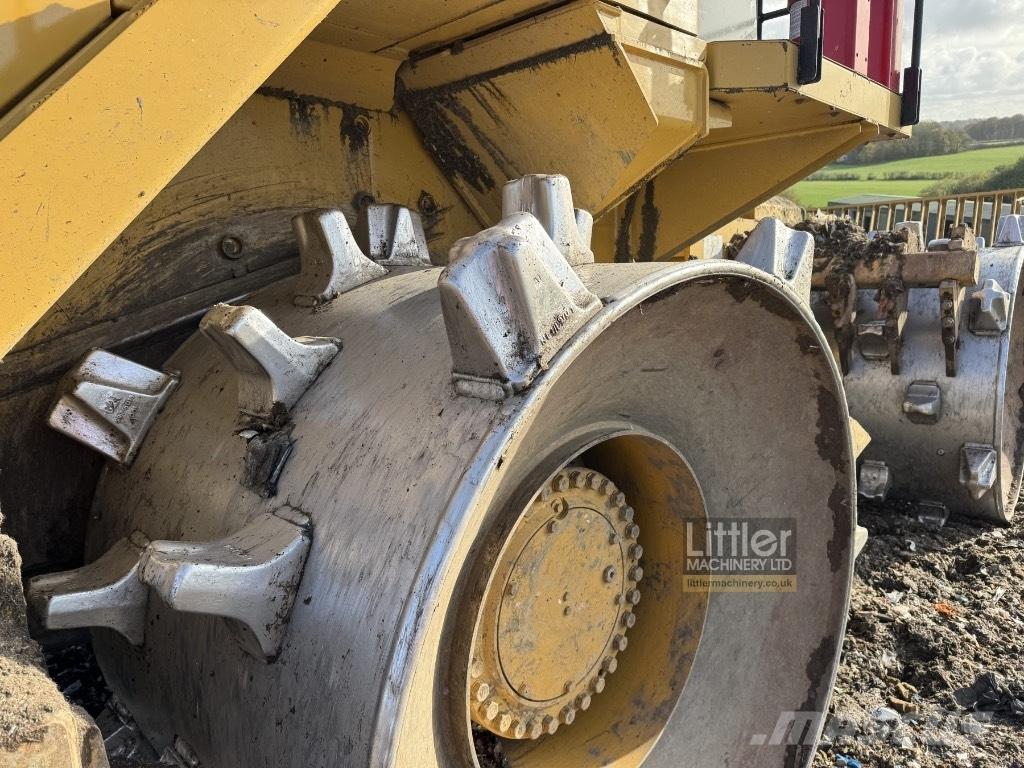 CAT 826 K Jordkompaktorer