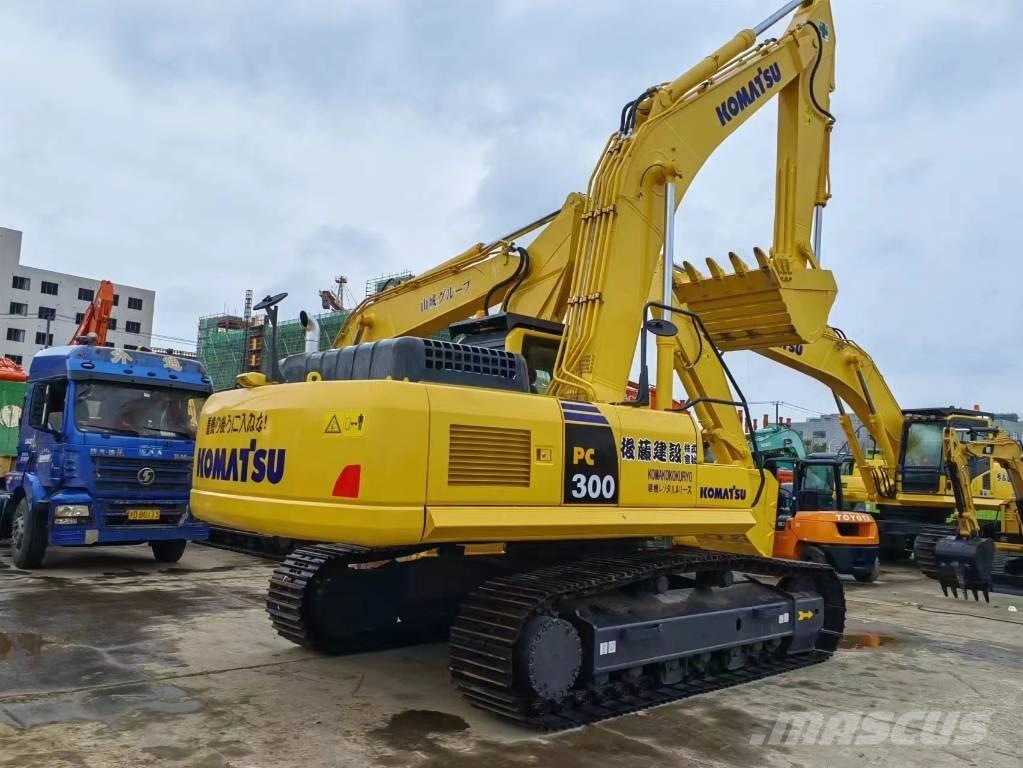 Komatsu PC 300-8 Bandgrävare