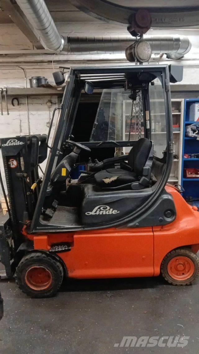 Linde E20P-02 Elmotviktstruckar