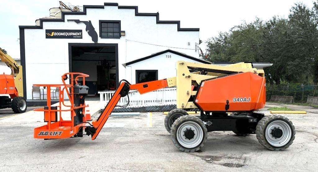 JLG 340 AJ Bomliftar