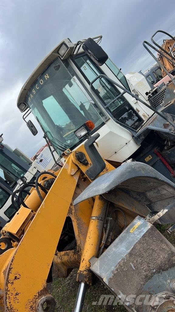 Liebherr L 514 Bommar och stickor