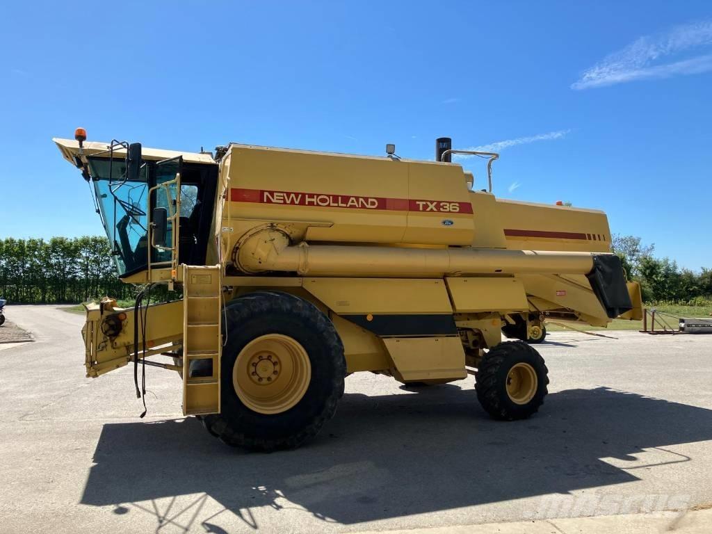 New Holland TX 36 Skördetröskor