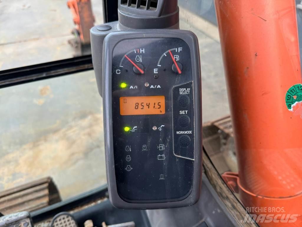 Hitachi ZX135US Bandgrävare