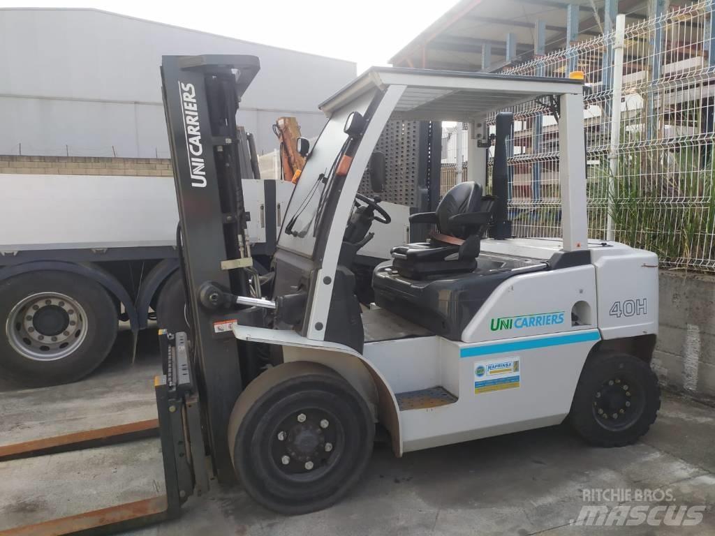 UniCarriers D1F4A40Q Sidlastare