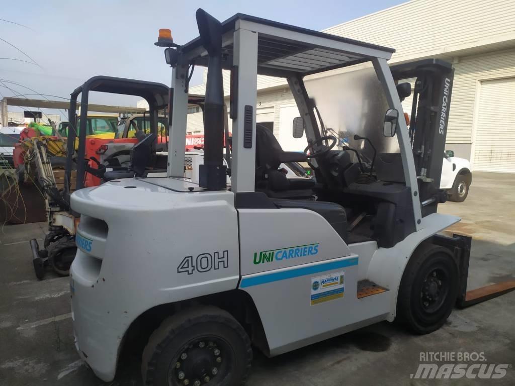 UniCarriers D1F4A40Q Sidlastare