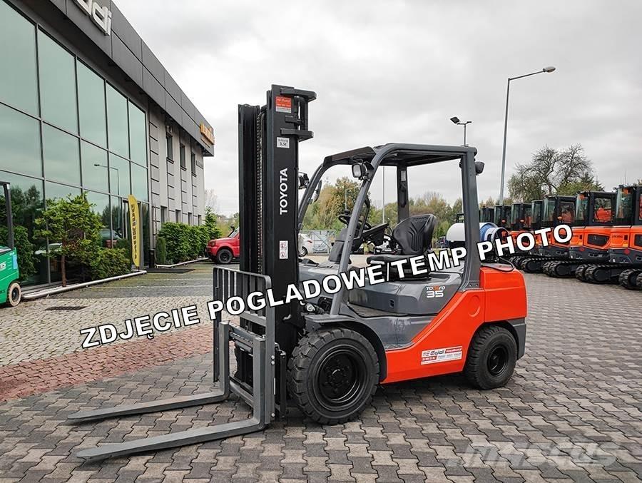 Toyota 02-8FGJF35 Gasolmotviktstruckar