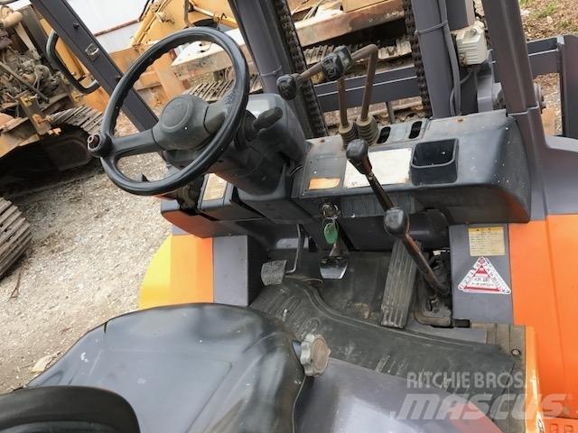 Toyota 7 FD 40 Dieselmotviktstruckar