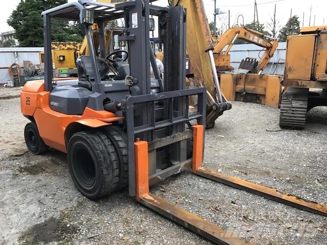 Toyota 7 FD 40 Dieselmotviktstruckar