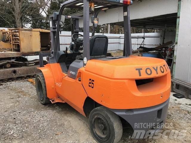 Toyota 7 FD 40 Dieselmotviktstruckar