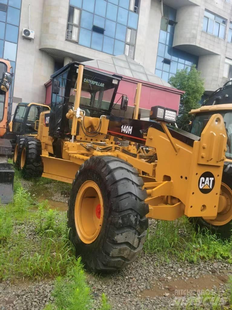 CAT 140 H Grävlastare