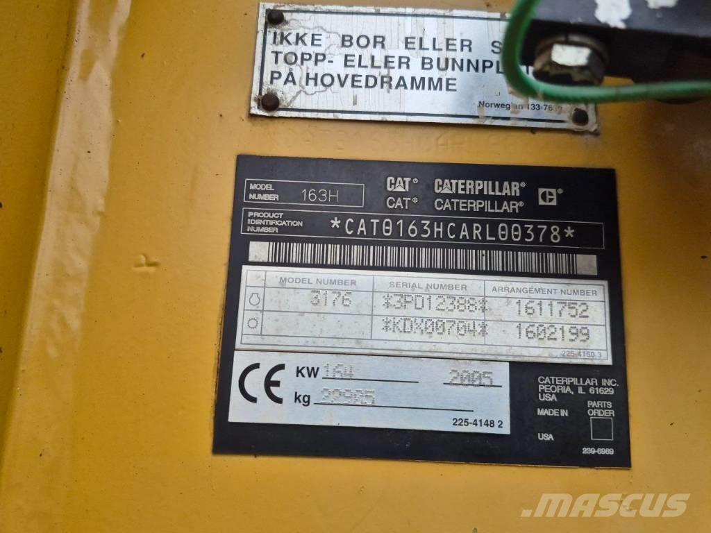 CAT 163 H Väghyvlar