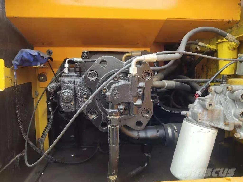 Sany SY 215 C-9 Bandgrävare