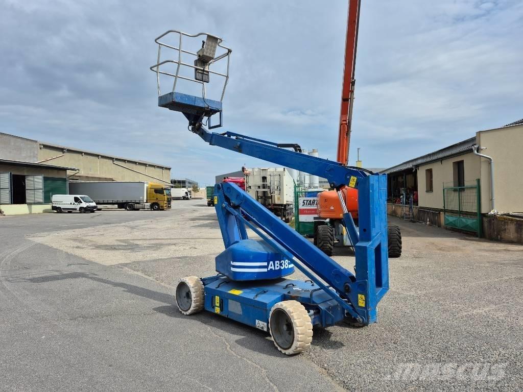 UpRight AB38 Bomliftar