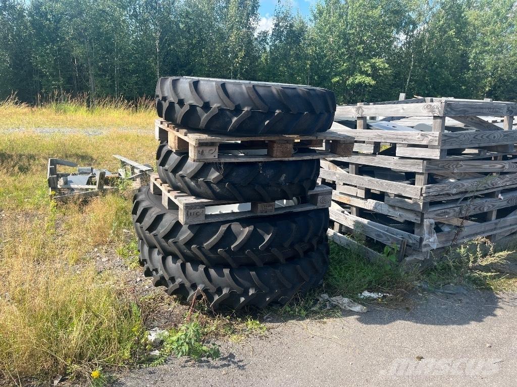 Mitas AC 90 Däck, hjul och fälgar