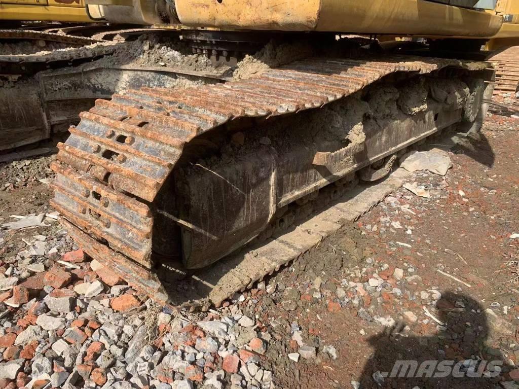 CAT 323D2 Bandgrävare