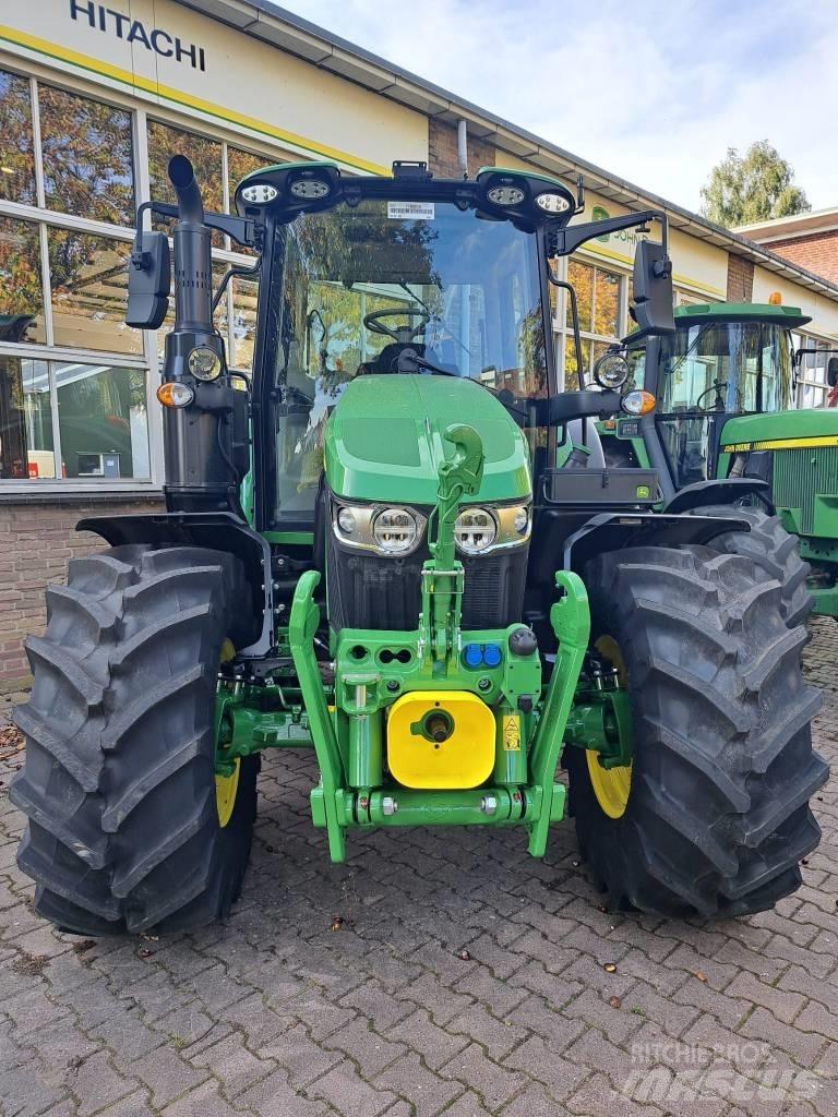 John Deere 6120M Traktorer