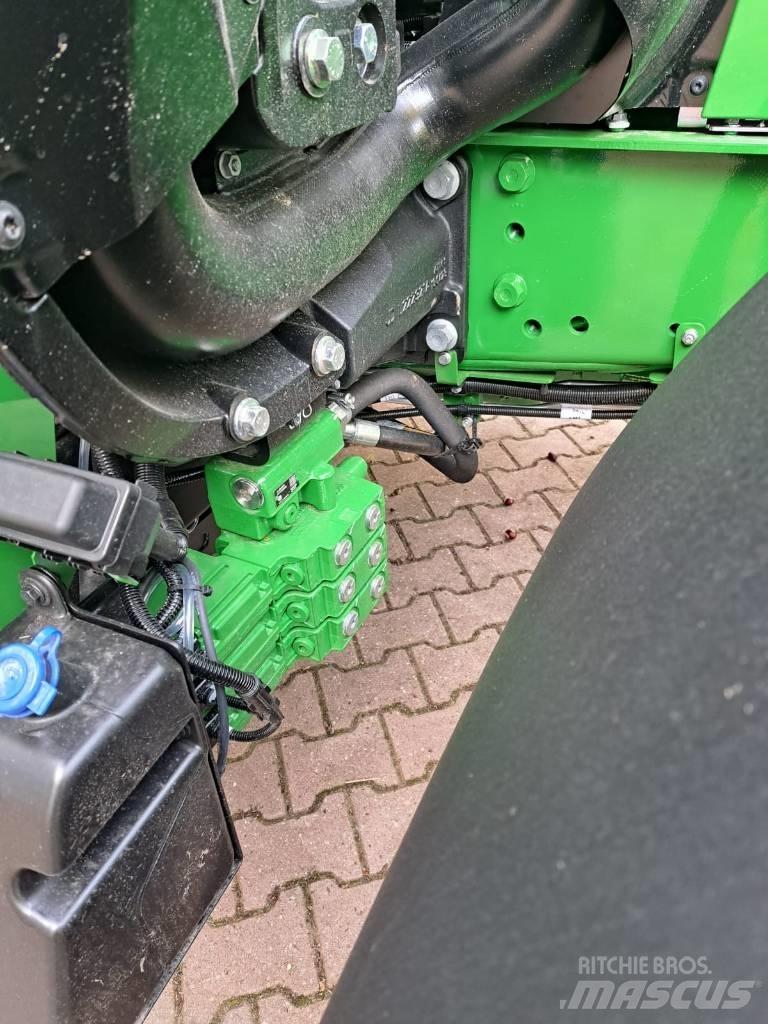 John Deere 6120M Traktorer
